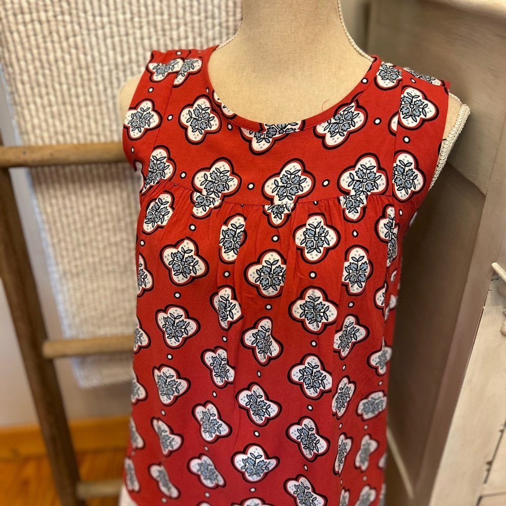 Loft size S,keyhole back top